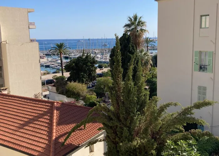 La Cigale Bord De * Μεντόν